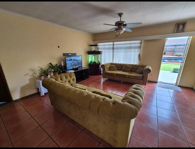 4 BEDROOM HOUSE FOR SALE IN BRACKENDOWNS